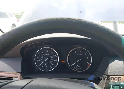 2008 BMW 535Xi из США, поврежденный, VIN WBANV93568CZ70235